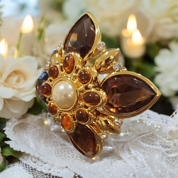 JOAN RIVERS Magnificent Jeweled Maltese Cross Brooch - Picture 2 of 4